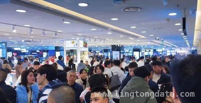 探秘胖东来2025：工资暴涨，销售目标为何设200亿以内？，胖东来创始人于东来透露：员工高薪与销售规划背后的秘密！