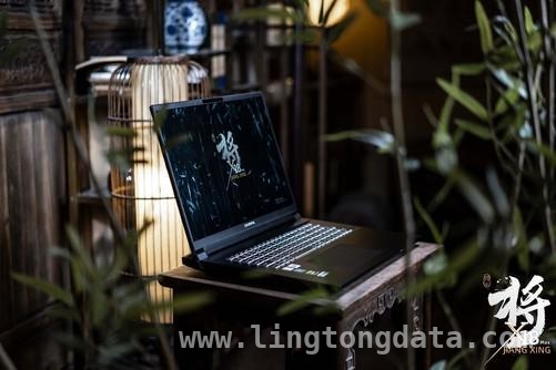 七彩虹将星X18 Max：适配多场景，引领游戏本新风尚，七彩虹将星X18 Max游戏本亮相，开启电竞新体验
