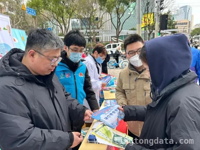 上海多管齐下治理“游烟”，提升市民生活质量