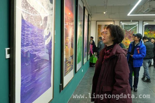“玄裳绮梦”展启幕，王晓卉中国画惊艳亮相