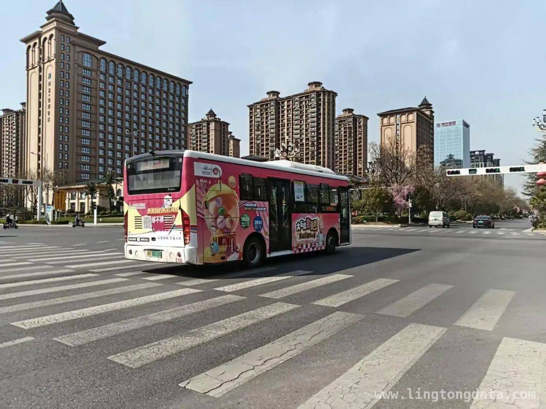 四辆公交载体彩，渭南街头新风景 渭南体彩借公交宣传，公益与娱乐同行
