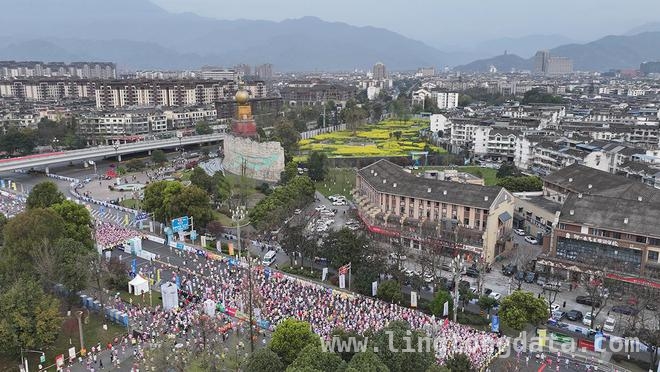 2025成都世遗马拉松：用脚步丈量遗产，用赛事赋能城市 2025成都世遗马拉松：跑向世界遗产，邂逅运动与文化之美