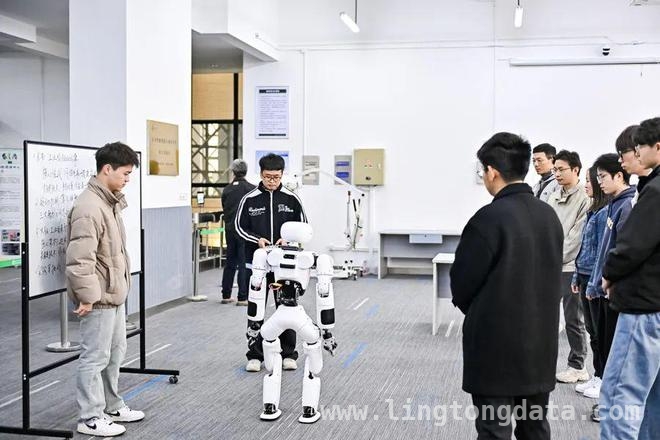 产教融合新突破：上海应用型高校人才培养改革全面启动，上海应用型本科高校改革：企业主导，打造适配产业的人才培养体系