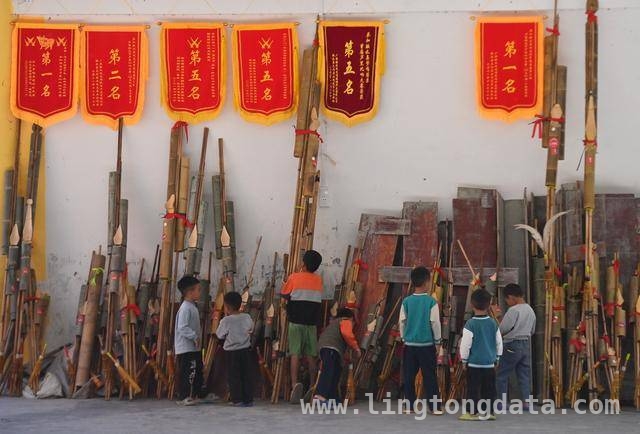 深山苗寨八年蜕变，结对帮扶助力振兴，八载帮扶路，乌英苗寨绘就乡村振兴新画卷