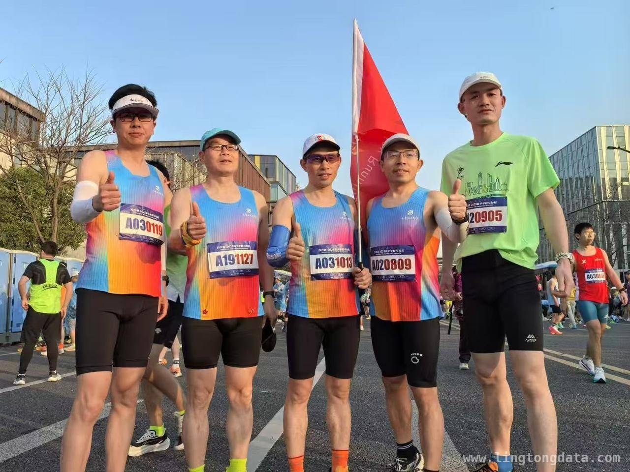 冷天热事！大学城北跑团跑友江中救人，陈小荣：钱塘江边寒冷中跃出的“最美跑友”