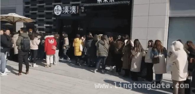 呷哺集团亏损加剧，凑凑火锅成“拖累”？ 凑凑火锅多地闭店，呷哺集团亏损困境何解？