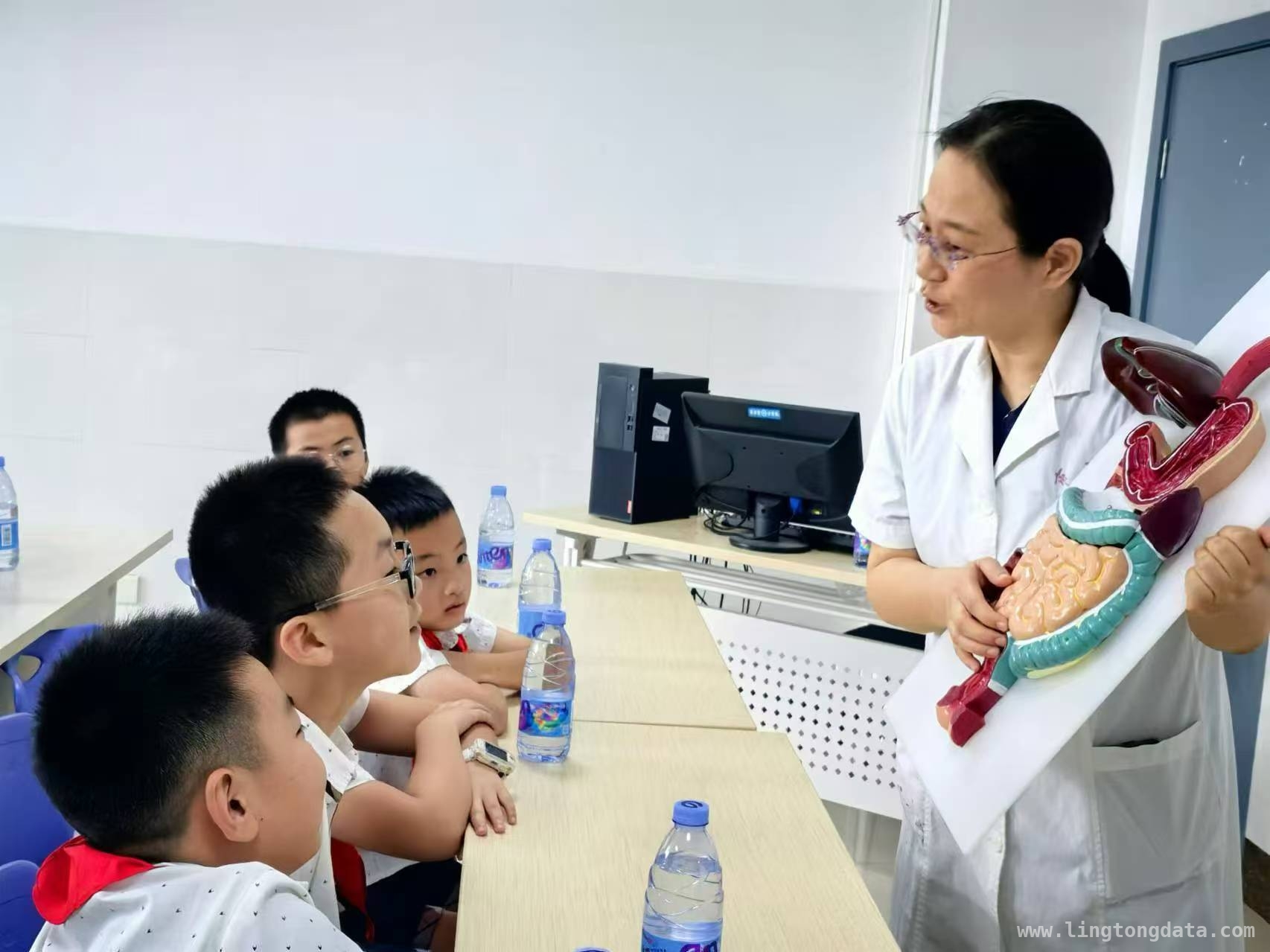 甲秀小学教育创新：传统与现代碰撞出无限可能