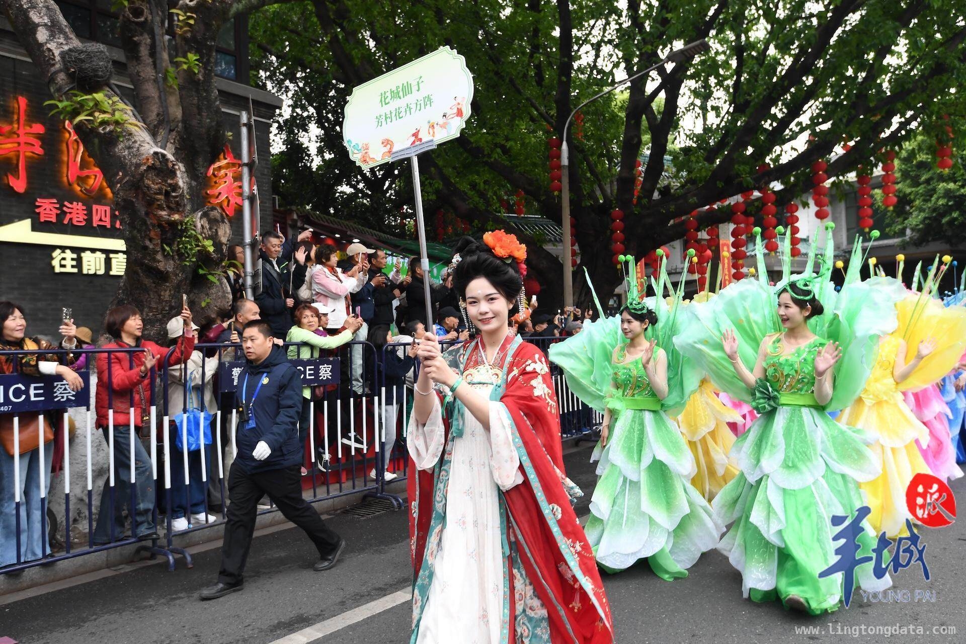泮塘北帝诞庆聚，传统宴席里的美好寓意，广州荔湾北帝诞：一场融合大湾区文化的长桌宴