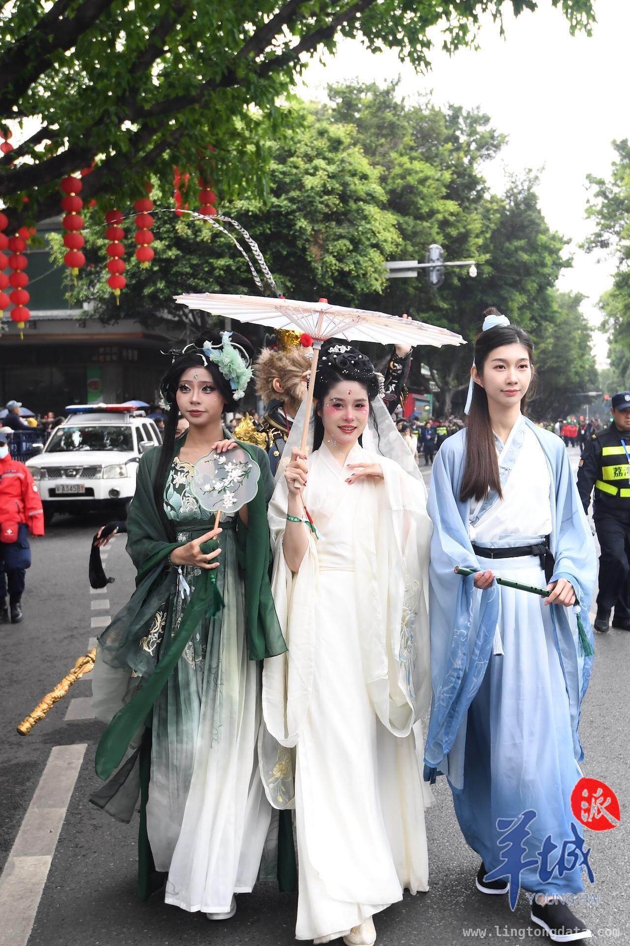 泮塘北帝诞庆聚，传统宴席里的美好寓意，广州荔湾北帝诞：一场融合大湾区文化的长桌宴