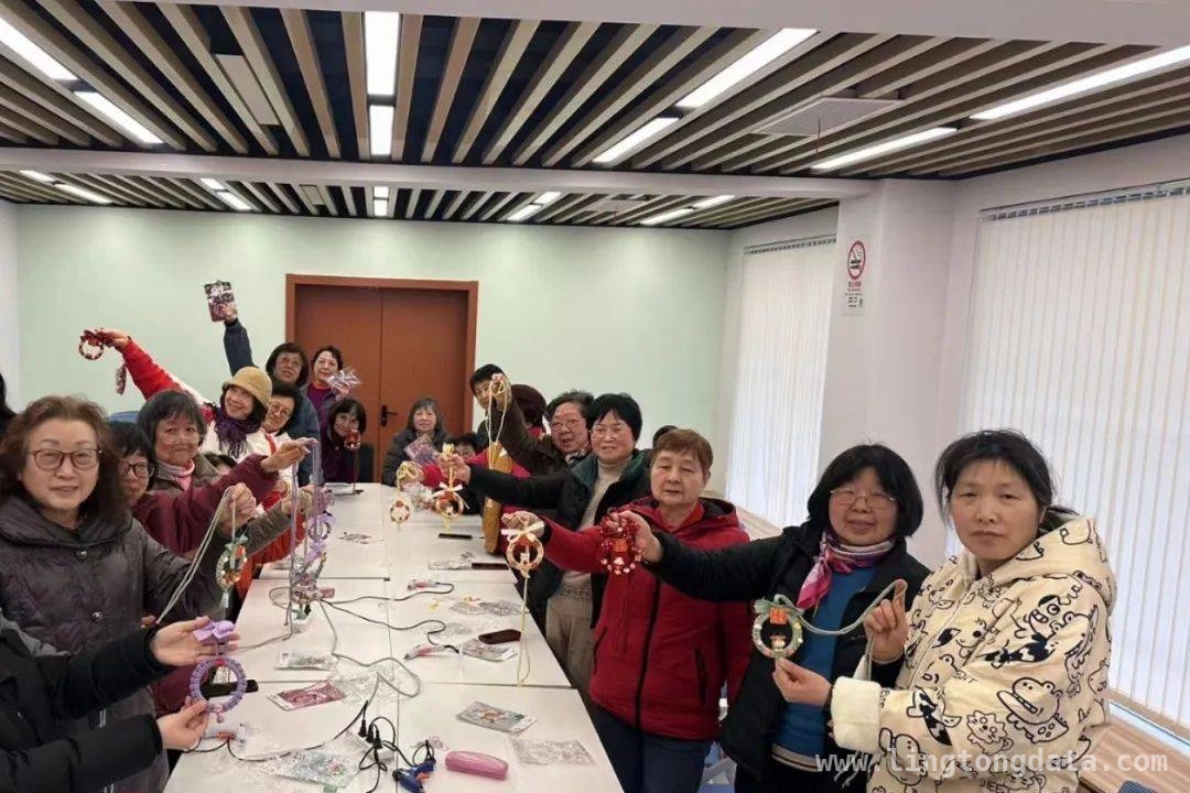 玉四居民区：安全出行宣传与手工车载挂件DIY的奇妙碰撞