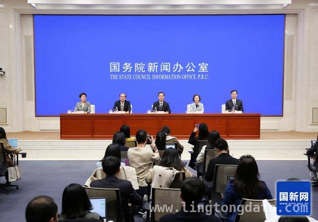 2025年国家数据局发力：算力集聚与数据流通的新征程，国家数据局：以算力和数据赋能，助力“人工智能+”行动