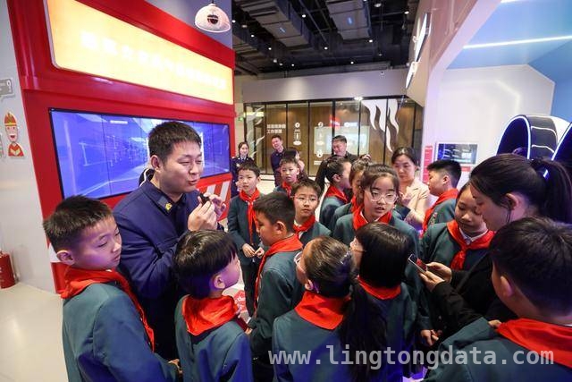 全国中小学生安全教育日直播：消防知识进万家，聚焦校园消防：全国中小学生安全教育日直播活动亮点多