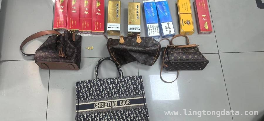 拮据蟊贼盗店，宝山警方迅速破案追回近8万财物