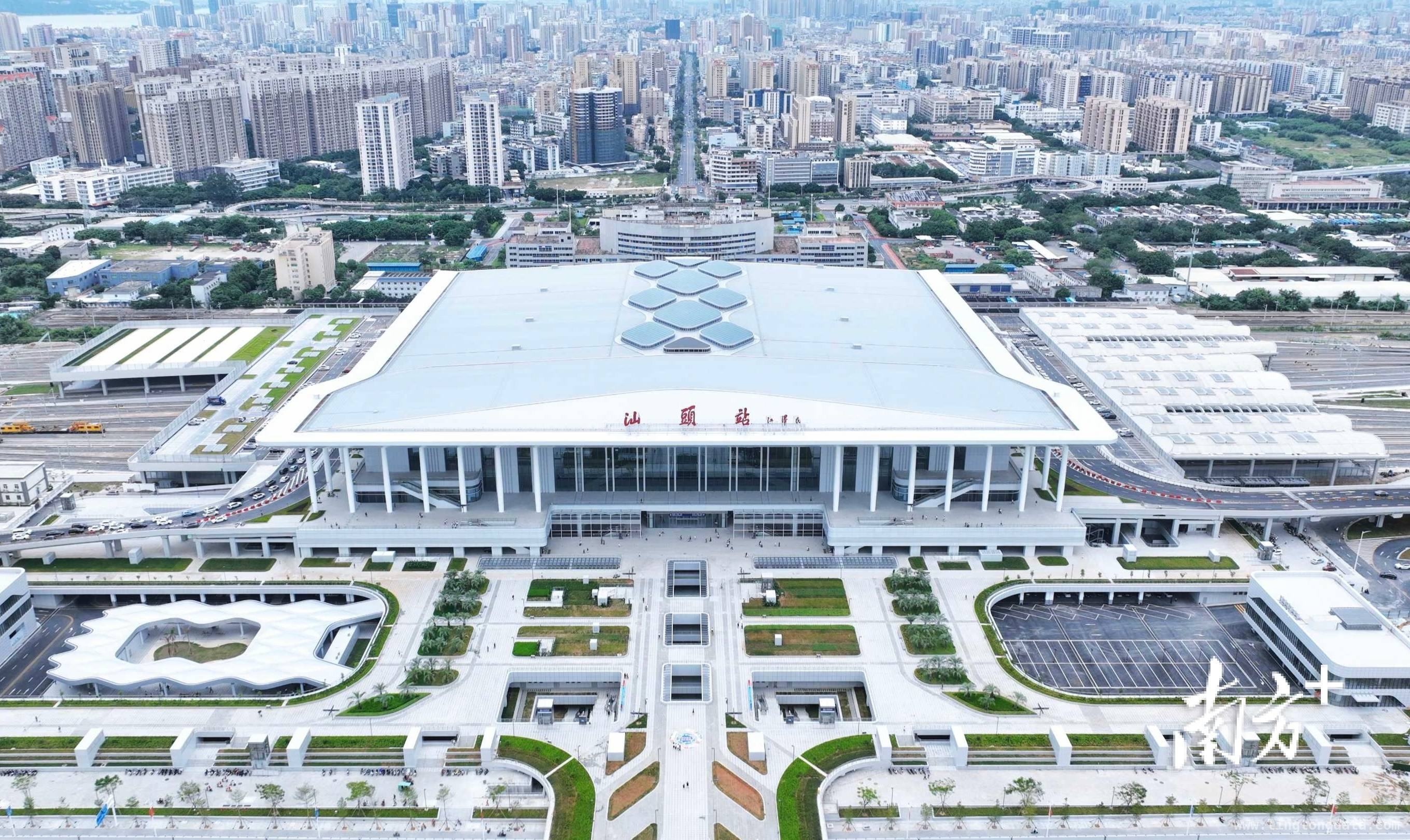 汕头站清明小长假运输安排出炉，加开多趟列车应对客流，2025清明汕头站预计到发旅客21万，客流高峰有新看点
