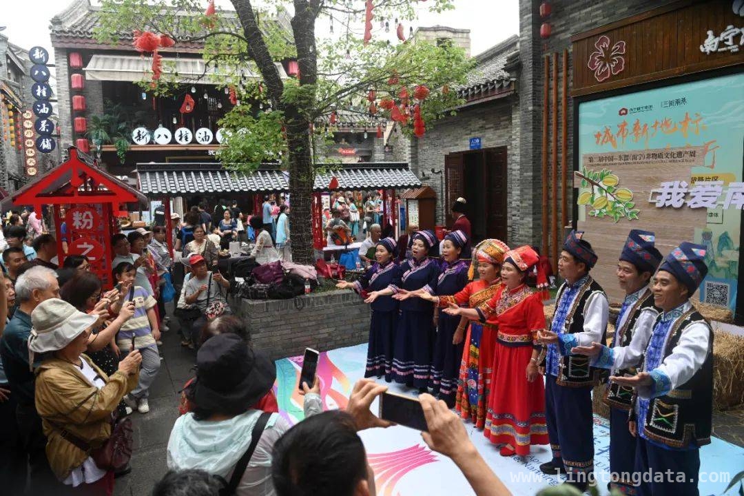 广西“歌海”：从古老山村到现代舞台的民歌传奇 “三月三”邂逅，壮族民歌传承的坚守之路