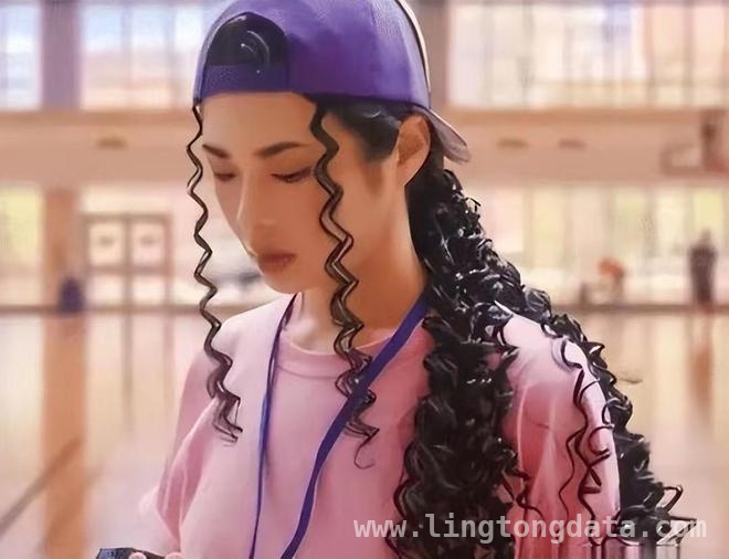 许可馨“闹剧”不断，如今生活原形毕露！，许可馨，张狂一时终食恶果，婚姻事业皆成笑谈