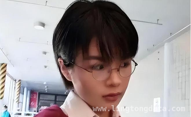 许可馨“闹剧”不断，如今生活原形毕露！，许可馨，张狂一时终食恶果，婚姻事业皆成笑谈
