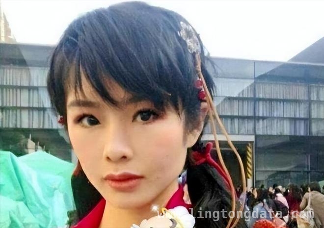 许可馨“闹剧”不断，如今生活原形毕露！，许可馨，张狂一时终食恶果，婚姻事业皆成笑谈