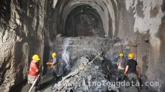 “最难修铁路”大瑞铁路高黎贡山隧道建设：挑战与突破并存