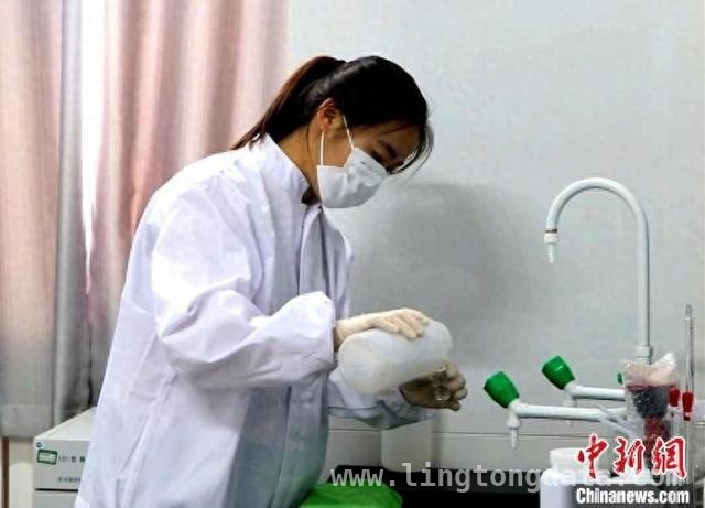 新疆兵团农村供水：高普及率背后的水利发展之路 新疆哈密水厂：严格检测保障城乡用水