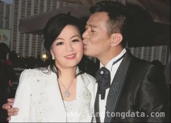 63岁黄日华：侠气不减，公益不停，从郭靖乔峰到公益先锋，黄日华的传奇人生