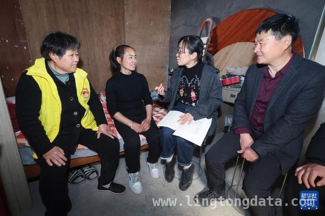 “和板凳议事会”发力，诸暨十里坪村解决群众“急难愁盼”，创新“和板凳议事会”，诸暨十里坪村党群携手破难题