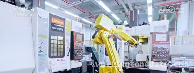 2025开年经济亮点多，各领域发展态势良好 税收数据揭示2025经济新亮点，多行业迎增长契机