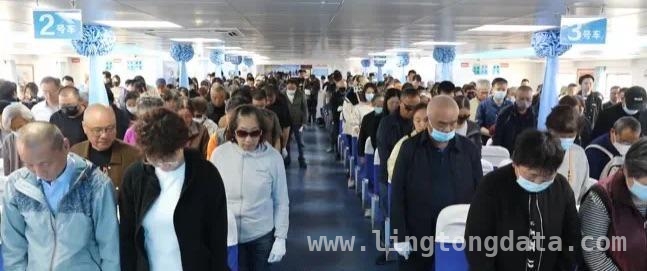 海葬“蓝色革命”：城市文明与生态自觉的交融，清明时节，“沪航17号”见证海葬温情