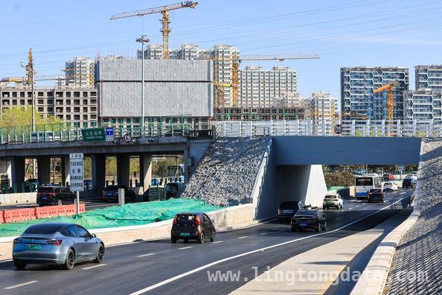 3. 京港澳高速杜家坎综合治理工程：让通勤不再“添堵”，1. 京港澳高速杜家坎缓堵工程完工，拥堵路段提速100%！
