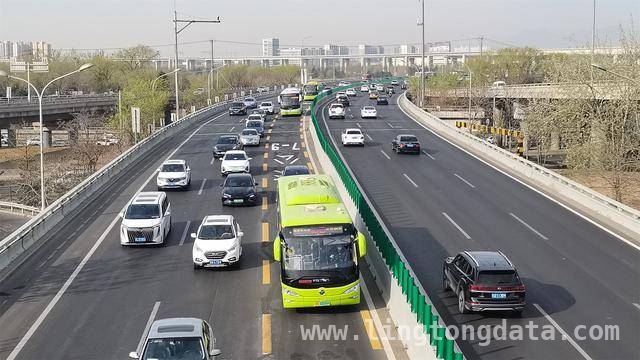 3. 京港澳高速杜家坎综合治理工程：让通勤不再“添堵”，1. 京港澳高速杜家坎缓堵工程完工，拥堵路段提速100%！