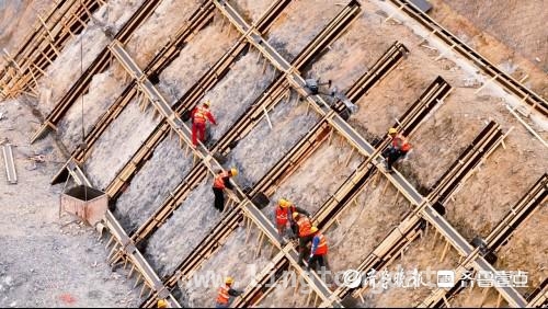 日照交通：无人机引领低空经济在高速建设中绽放光彩