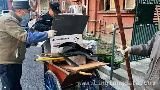 徐汇区凌云街道“美丽楼道”整治，打造安全整洁家园