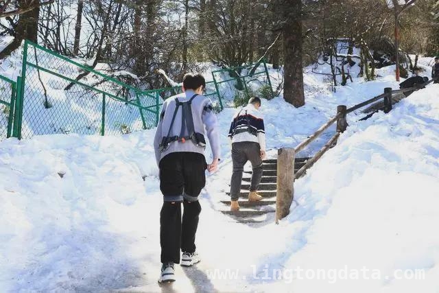 爬楼“神器”15 秒售罄，外骨骼机器人市场火爆来袭！ 外骨骼助行器成“香饽饽”，爬山走路省力神器来了！