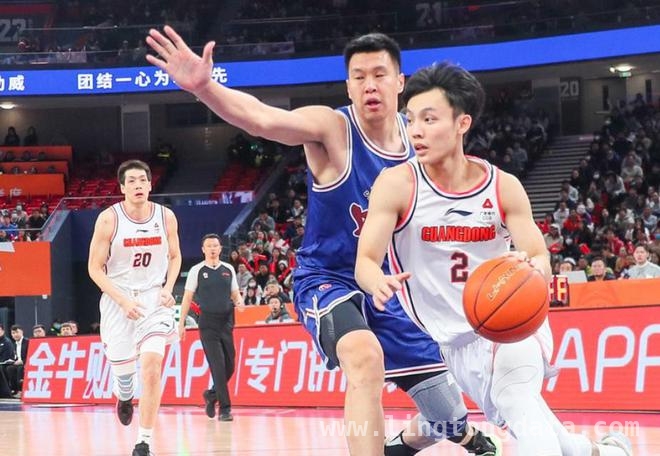 CBA附加赛开战，广东上海对决看点十足！，广东与上海狭路相逢，CBA附加赛首战胜负悬念大！