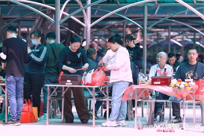 4月广州清明祭扫情况：预约人数众多，园区准备充分，清明广州：69万人预约祭扫，学生缅怀“沙基惨案”英烈