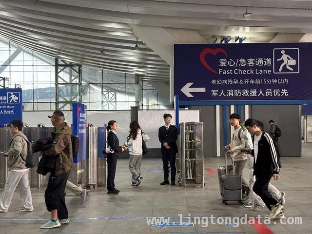 4月深圳铁路客流井喷，多举措应对出行高峰，深圳铁路清明小长假：客流高峰下的贴心保障