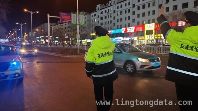延吉高铁站机场等地：非法网约车难逃执法夜查
