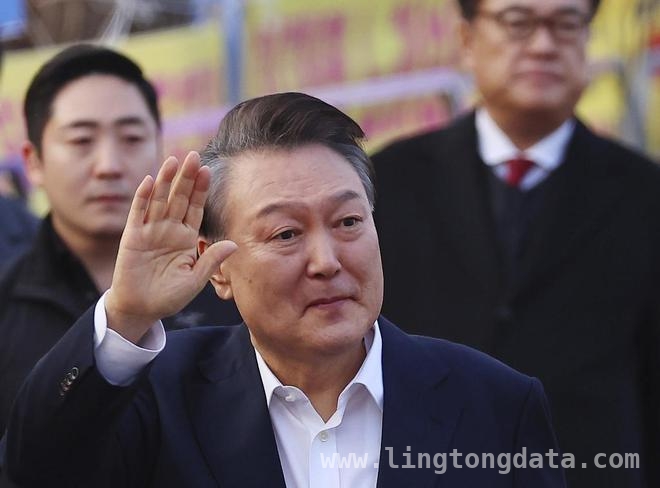 从尹锡悦戒严到弹劾，韩国社会分裂能否弥合？