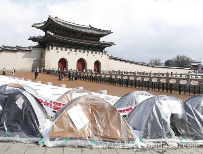 尹锡悦不出庭迎弹劾宣判，韩国政坛走向成谜 韩国尹锡悦弹劾案：漫长审理后，结果即将揭晓！