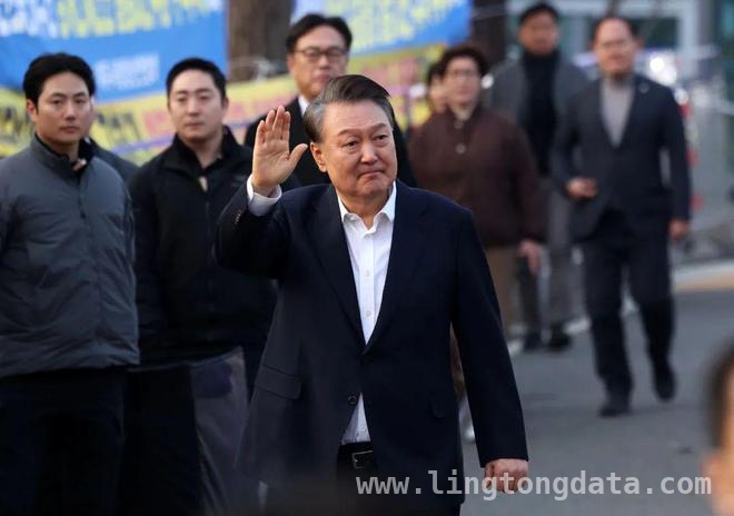 尹锡悦不出庭迎弹劾宣判，韩国政坛走向成谜 韩国尹锡悦弹劾案：漫长审理后，结果即将揭晓！