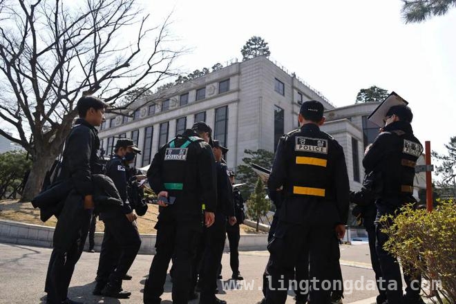 尹锡悦不出庭迎弹劾宣判，韩国政坛走向成谜 韩国尹锡悦弹劾案：漫长审理后，结果即将揭晓！