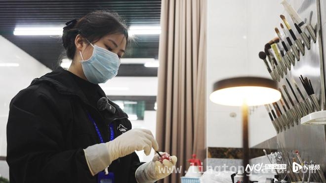 打破偏见：00后殡葬从业者的坚守与担当，00后女孩扎根殡葬行业，珍视生命感悟人生