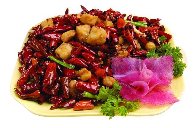 “辣味=穷人”？这个争议话题在上海美食圈炸锅了！，上海川菜火爆，“穷人辣味”说法引发网友大讨论！
