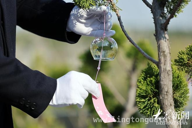 00 后情侣投身殡葬业，打破传统偏见，00 后殡葬情侣：在生死之间书写青春篇章
