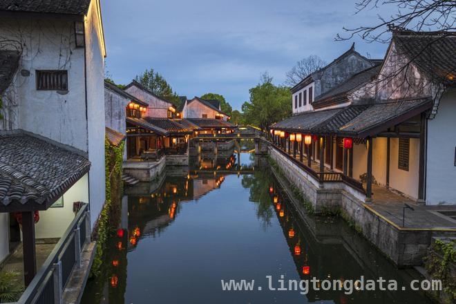 周庄古镇门票之困：商家苦盼游客，景区路在何方？