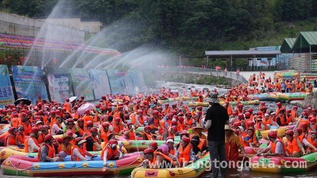 墨子战国里清明活动精彩纷呈，游客畅享别样踏青乐趣，清明打卡墨子战国里，赏花看演出感受春日浪漫