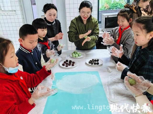 清明时节，南师附小二年级娃以青团为媒传承文化，语文课+清明节，南师附小娃在青团香中感受文化魅力