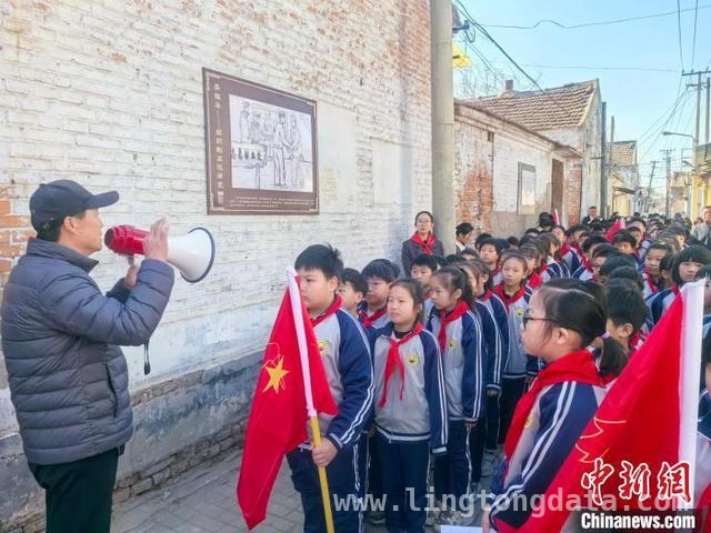 清明时节，山东各地奏响缅怀先烈与文明祭扫的交响曲 清明山东：缅怀先烈，传承红色精神的多元乐章