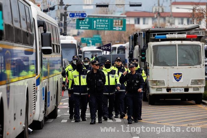 尹锡悦弹劾落定，韩国将迎新一轮大选？，尹锡悦步朴槿惠后尘，被弹劾下台！