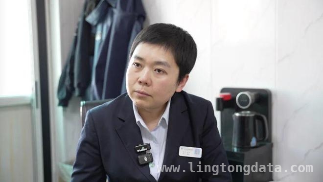 用双手修复尊严，遗体整容师的无声奉献，告别时刻的温柔“画师”：遗体整容师的坚守